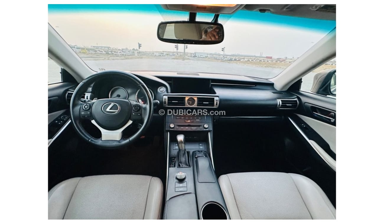 Lexus IS 200 MODEL 2016. Car perfect condition inside and outside full option sun roof leather seats blind spot