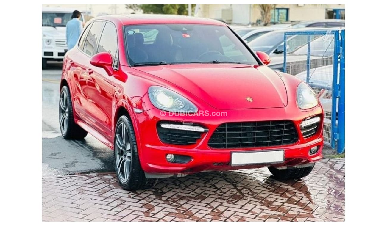 Porsche Cayenne PORSCHE CAYENNE GTS 2014 GCC SPECS