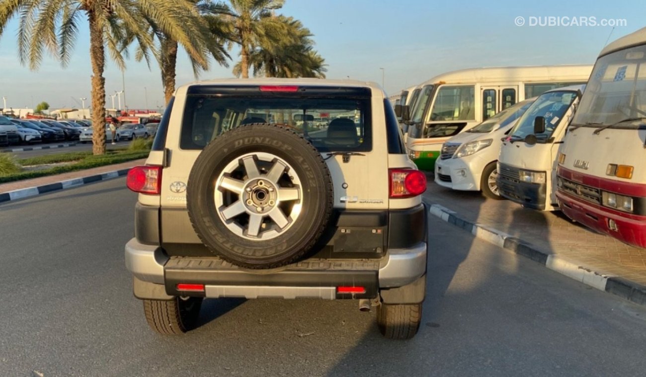 Toyota FJ Cruiser 4.0 Petrol GXR | automatic | brand new