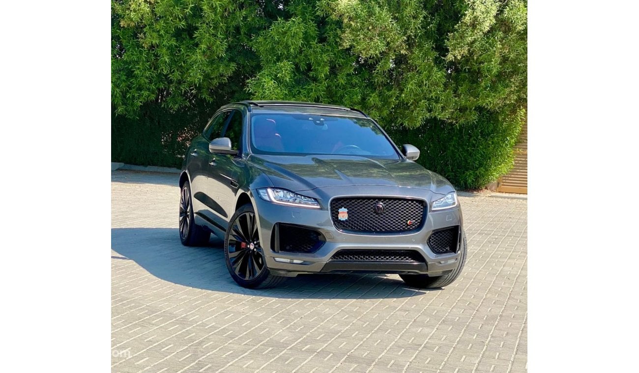 جاكوار F Pace السيارة بحالة ممتازة جدا لا تحتاج إلى أي مصاريف