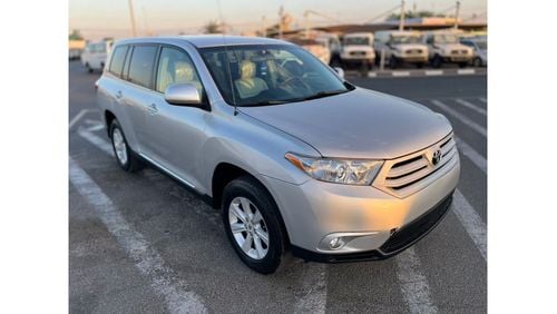 Toyota Highlander 2012 TOYOTA HIGHLANDER 4 CYLINDER - 2.7L I-4 DOHC, VVT, 187HP  7 SEATER LEATHER SEATS