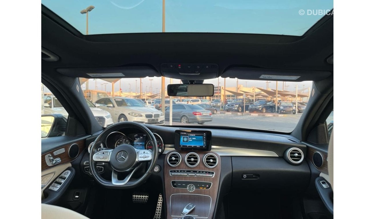 مرسيدس بنز C 300 لاكجري