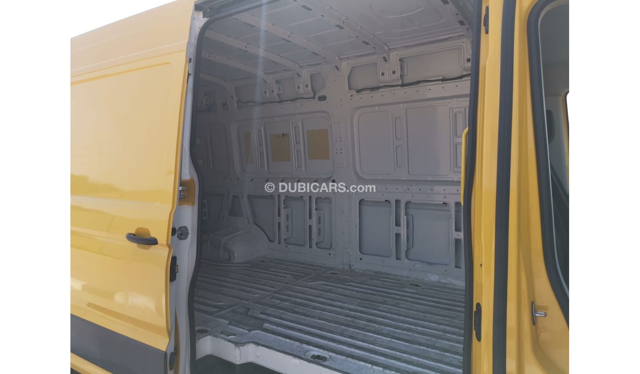 فولكس واجن كرافتر Volkswagen Crafter 2.0TDI (LWB) Manual 2019 Model GCC Specs With Full Service History In Perfect Con