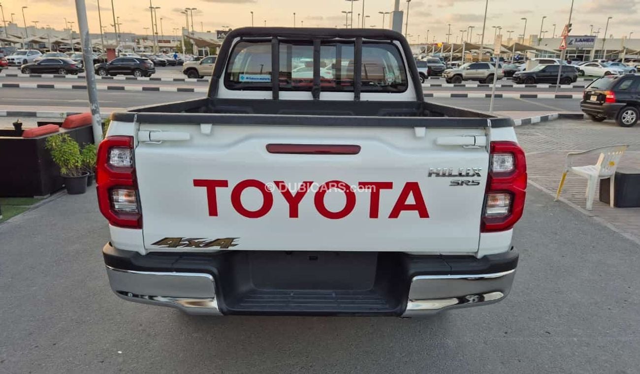 Toyota Hilux GL 2.7L Double Cab Utility 4WD Toyota Hilux 2024 4 cylinder engine 2.7L clean car without accident w