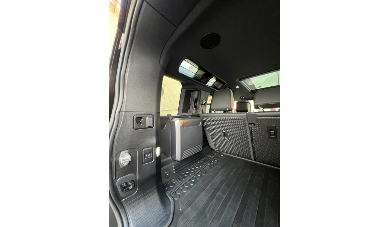 Land Rover Defender P525 110 5.0L (5 Seater)