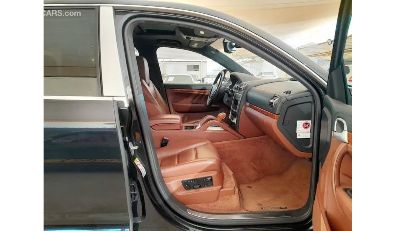 بورش كايان PORSCHE CAYENNE TURBO 4.8L 2008 WITH ELECTRIC LEATHER SEATS, T.V NAVIGATION AND MUCH MORE...