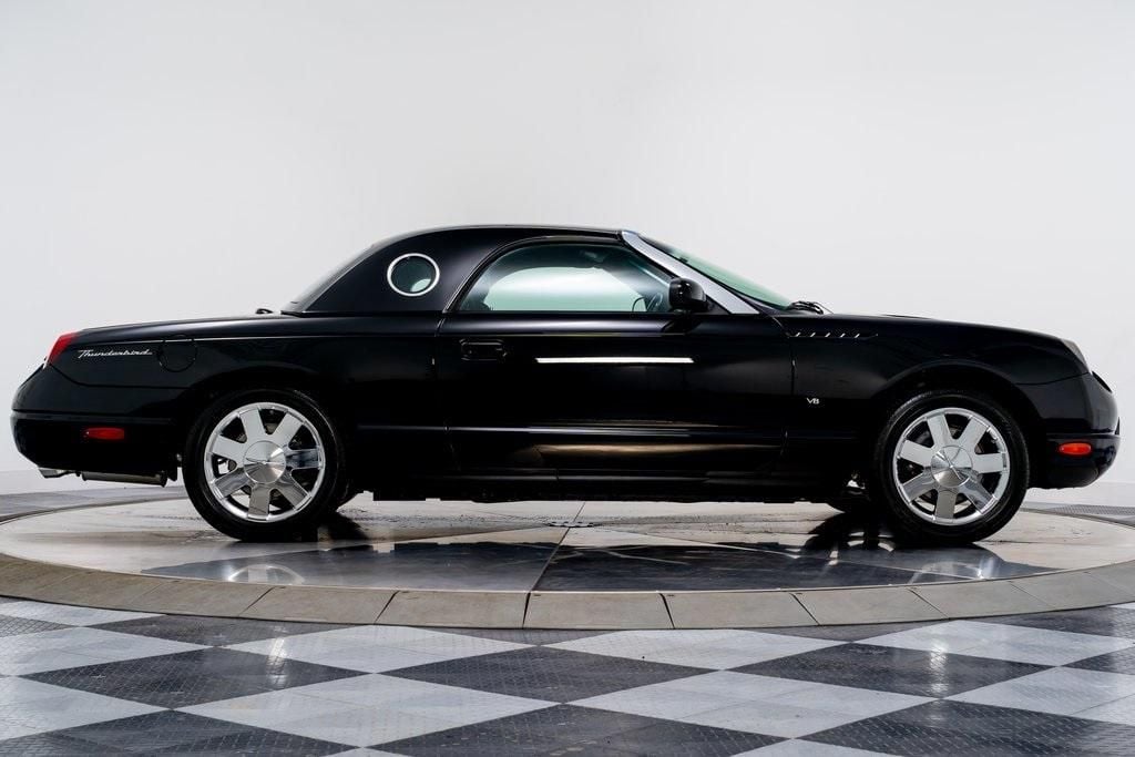 Ford Thunderbird exterior - Side Profile