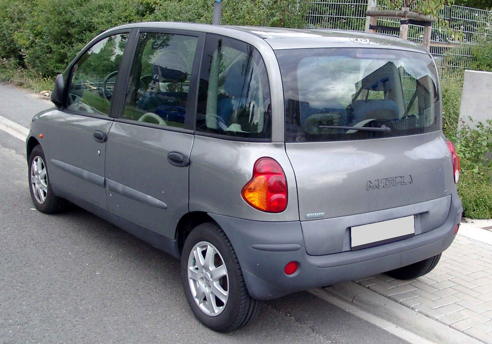 Fiat Multipla exterior - Rear Right Angled