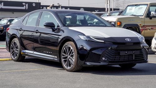 Toyota Camry LE Hybrid 2.5 L