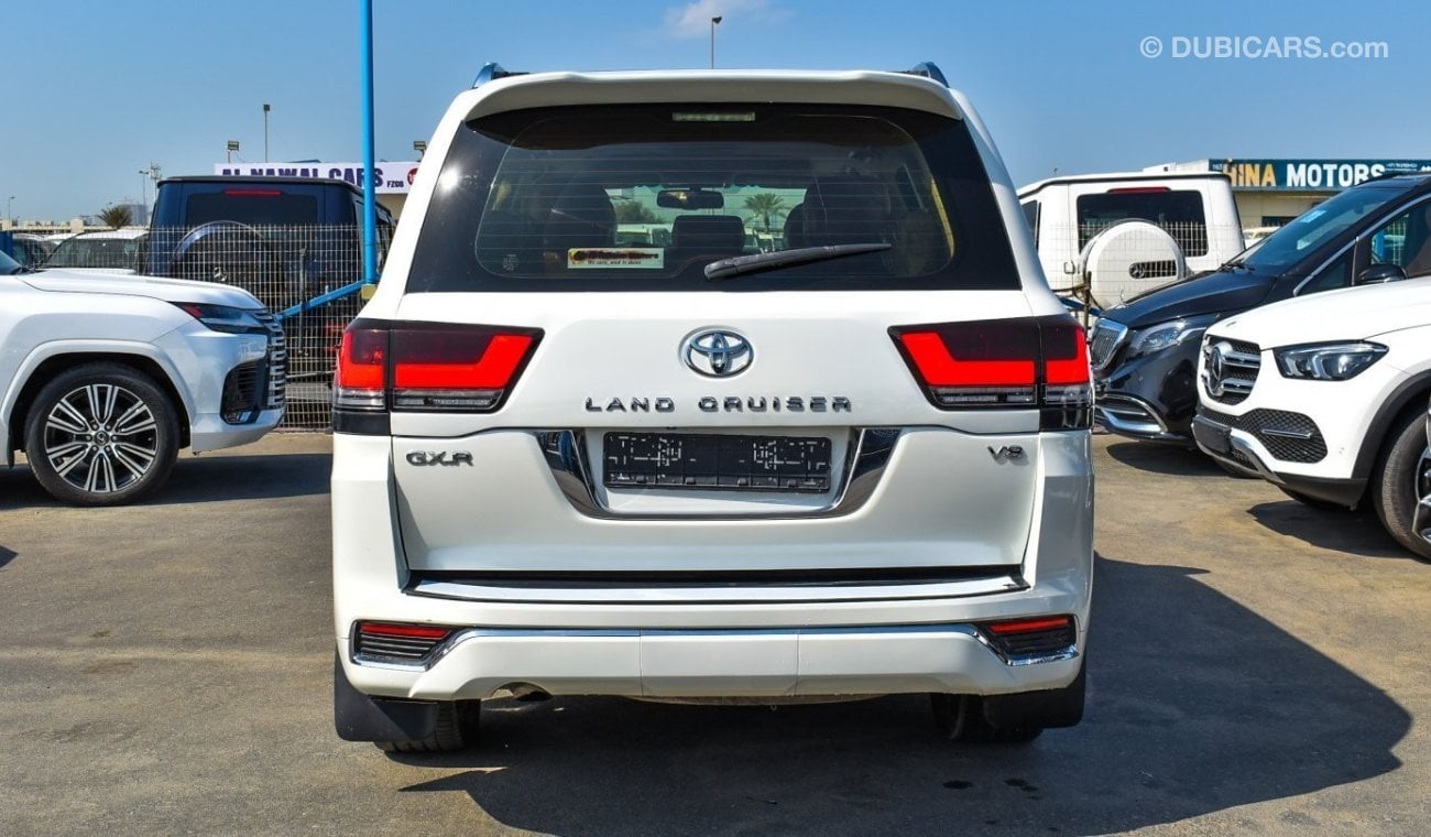 Toyota Land Cruiser GXR V8 Facelifted 2022