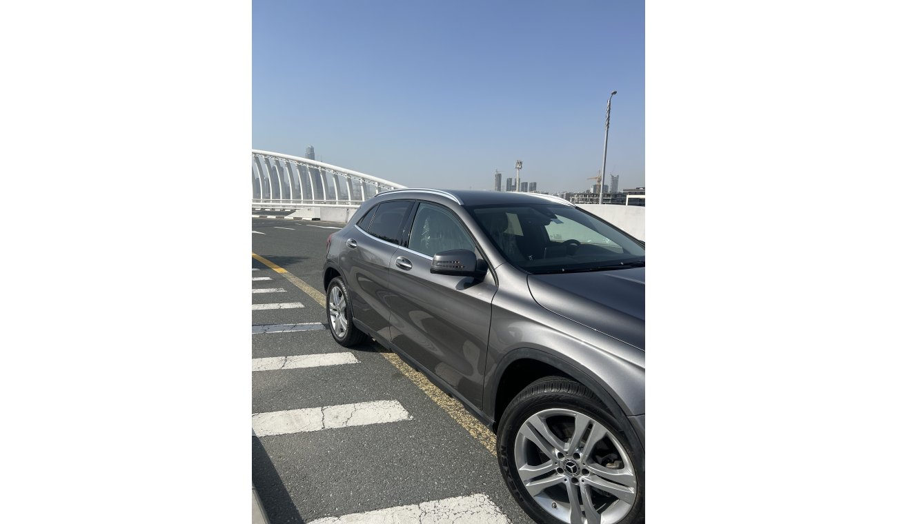 مرسيدس بنز GLA 250