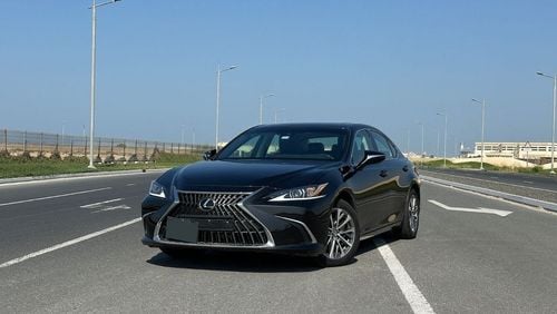 Lexus ES300h Hybrid 2.5L 4 Cylinders 2023 Canadian Specs Low Mileage