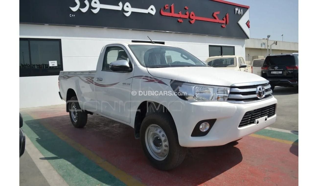 تويوتا هيلوكس 2.7L PETROL MANUAL 4X4