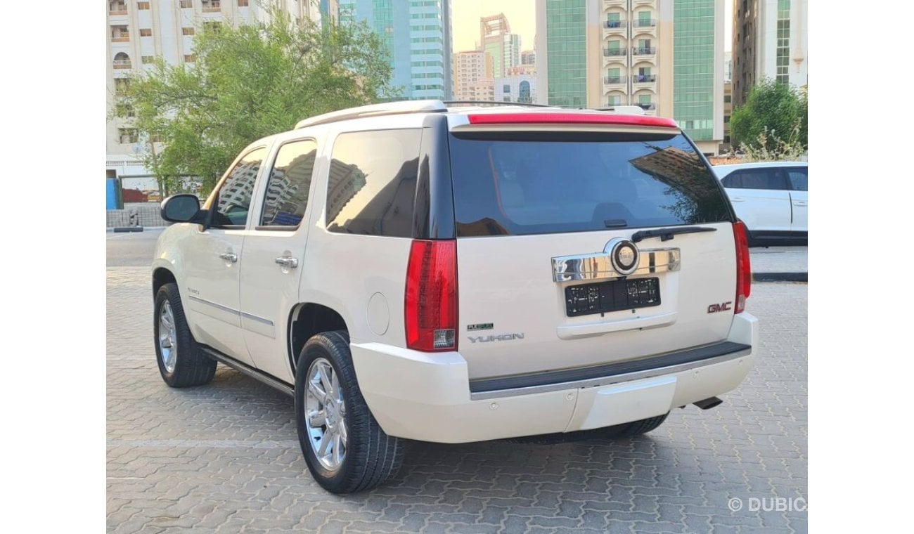 GMC Yukon GMC YUKON DENALI GCC 2012 FULL OPTION