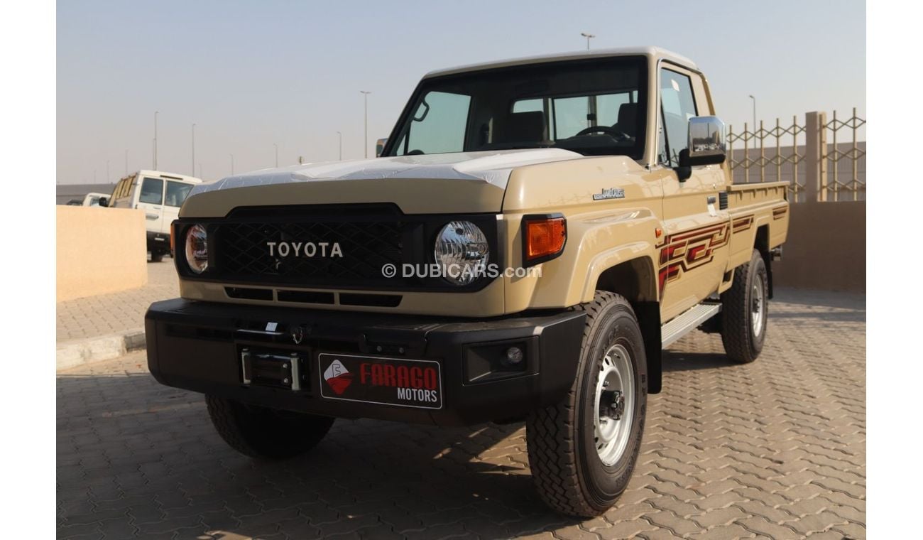 Toyota Land Cruiser 2024 LAND CRUISER GRJ79 4.0 V6 S-CAB AUTOMATIC DIFF LOCK **EXPORT ONLY**التصدير فقط خارج الخليج**