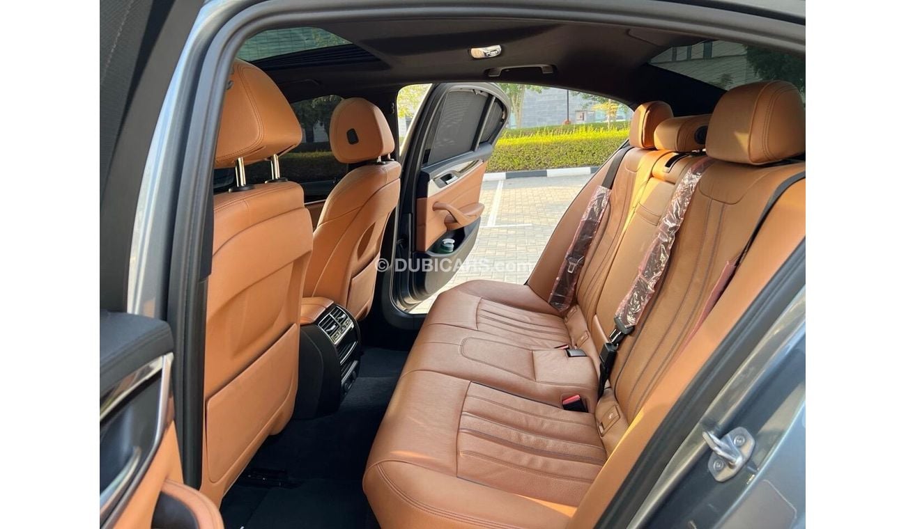 بي أم دبليو 530i Luxury M Sport Package 2.0L