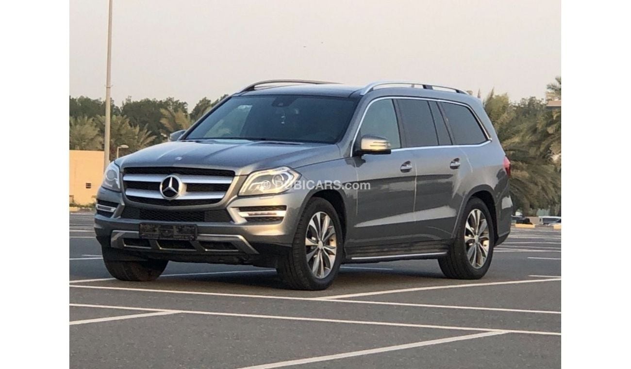 Mercedes-Benz GL 500 MODEL 2014 GCC CAR PERFECT CONDITION INSIDE AND OUTSIDE FULL ORIGINAL PAINT FULL OPTION PANORAMIC RO