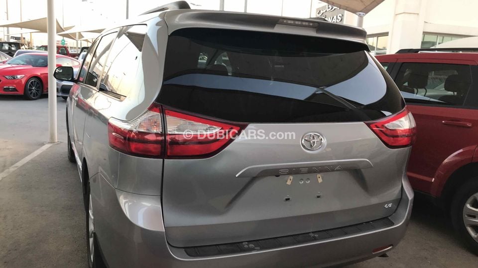 Used Toyota Sienna 2017 For Sale In Sharjah - 219036