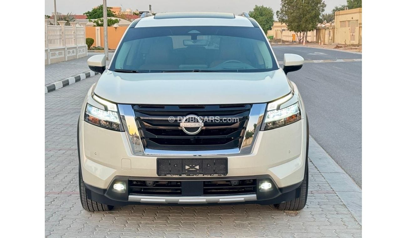 Nissan Pathfinder Pathfinder SL full option top of range GCC. Specs. Free accident.