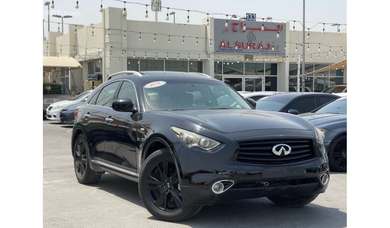 Infiniti QX70 Excellence 2014 model, Gulf, Full Option, sunroof, 6 cylinders, 5 kmra, automatic transmission, odom