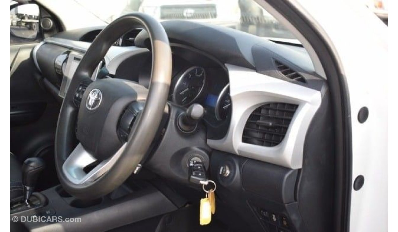 تويوتا هيلوكس TOYOTA HILUX DOUBLE CABIN SR5 D4D