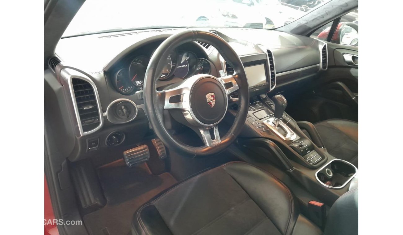 Porsche Cayenne GTS PORSCHE CAYENNE GTS 4.8L 2013, WITH GTS INTERIOR PACKAGE, SPORTS CHRONO PACKAGE AND MORE..