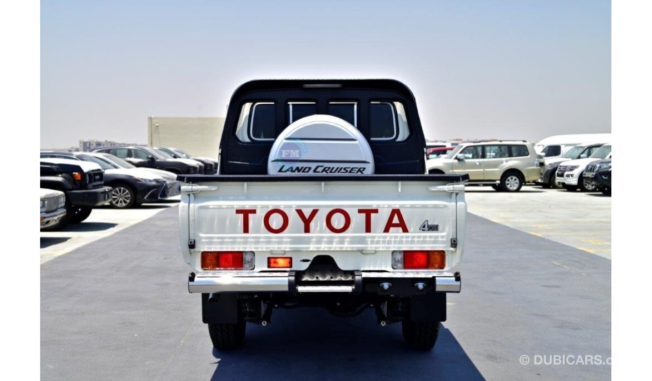 Toyota Land Cruiser Pick Up 79 Double Cab 2.8L (Basic Option)