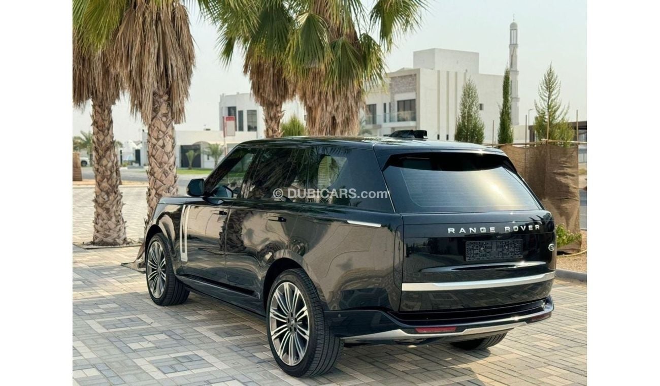 لاند روفر رينج روفر RANGE ROVER AUTOBIOGHRAPHY MODEL 2023 GCC SPECS NO ACCIDETN OR PAINT UNDER WARRANTY + SERVICE