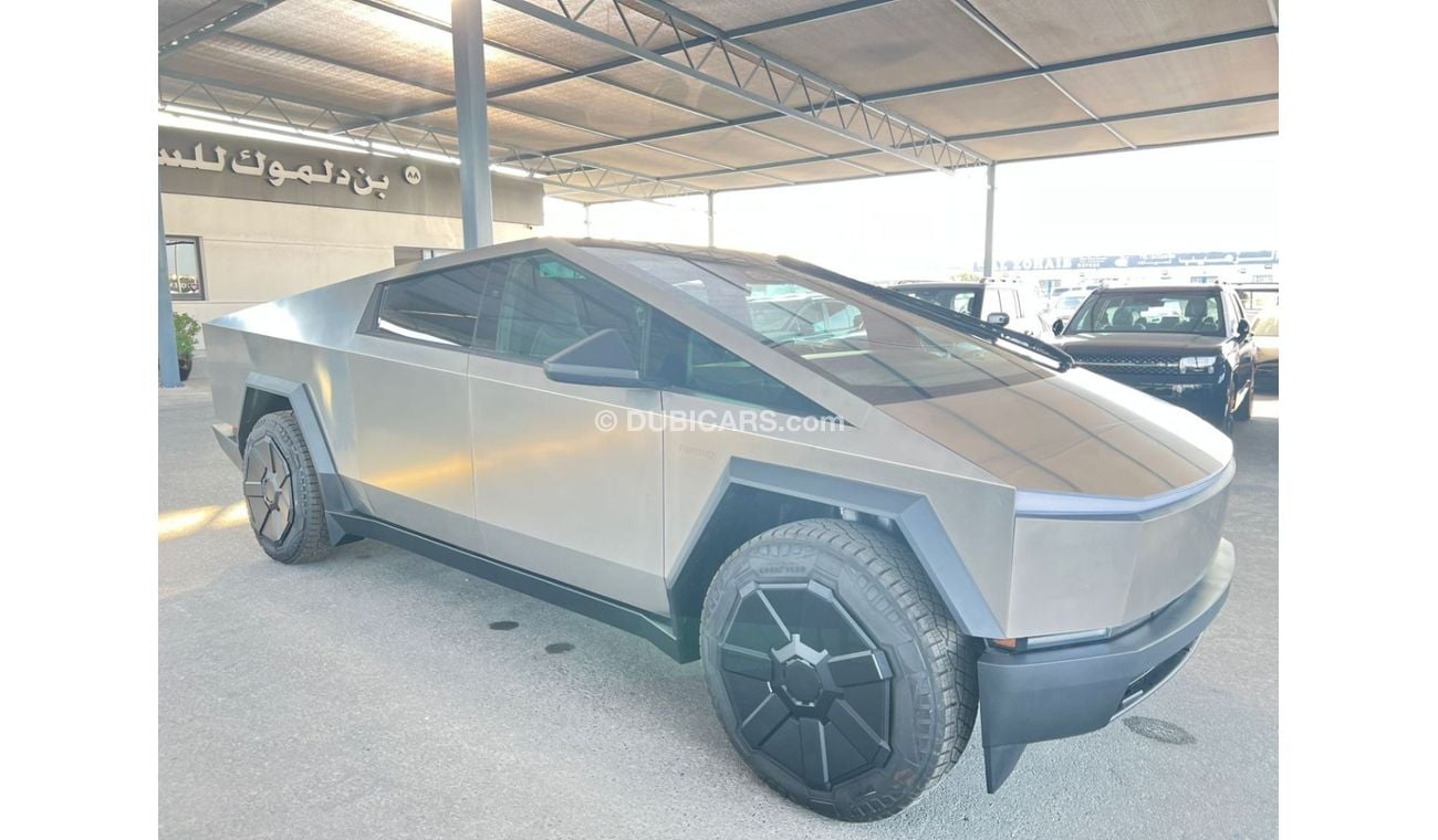 تسلا سايبرتراك Tesla Cybertruck Foundatation Series 2025 Model Year