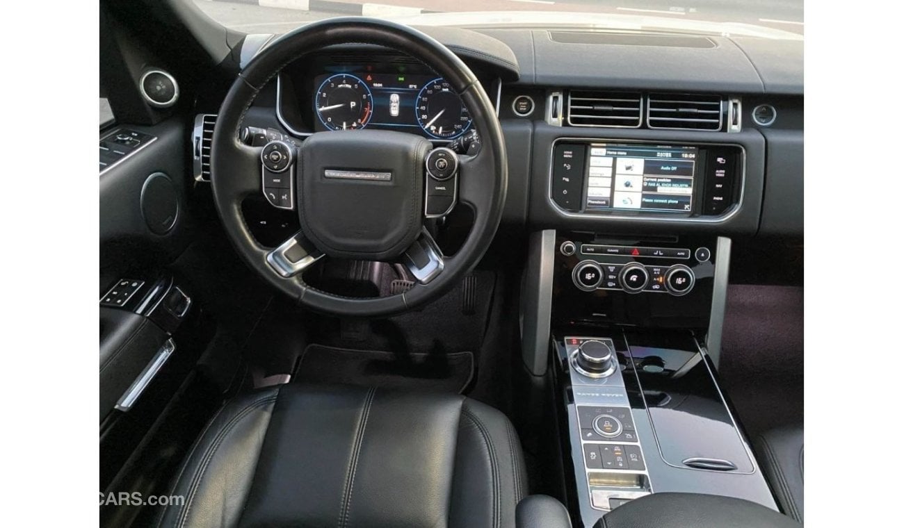 Land Rover Range Rover HSE GCC SPEC NEAT AND CLEAN