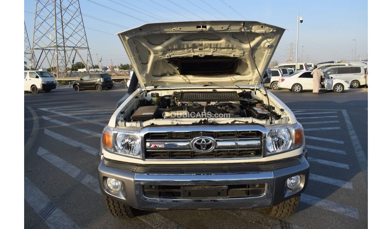 Toyota Land Cruiser Pick Up SINGLE CABIN