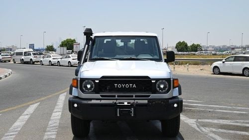 Toyota Land Cruiser Pick Up Double Cab V8 4.5L Manual Transmission