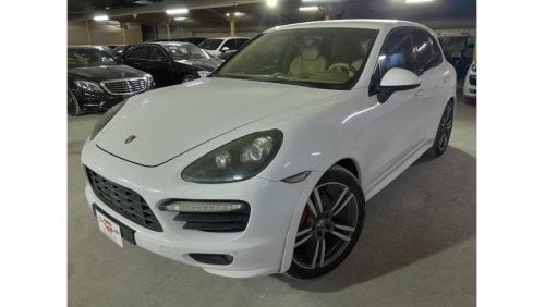 Porsche Cayenne GTS PORSCHE CAYENNE GTS 4.8L 2013, WITH PANORAMIC ROOF, SPORTS CHRONO PACKAGE AND MORE..