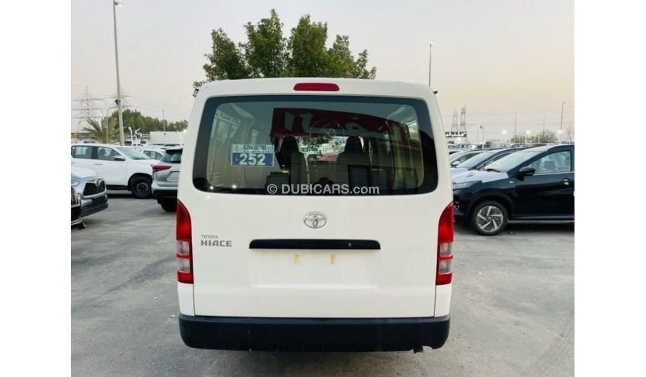 تويوتا هاياس Toyota Hiace Delivery VAN 2.5L Diesel M/T