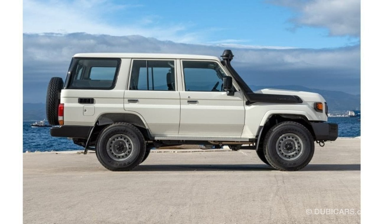 تويوتا لاند كروزر هارد توب Land Cruiser Hard Top LC76 4.2L 5door Diesel V6 2024 0KM