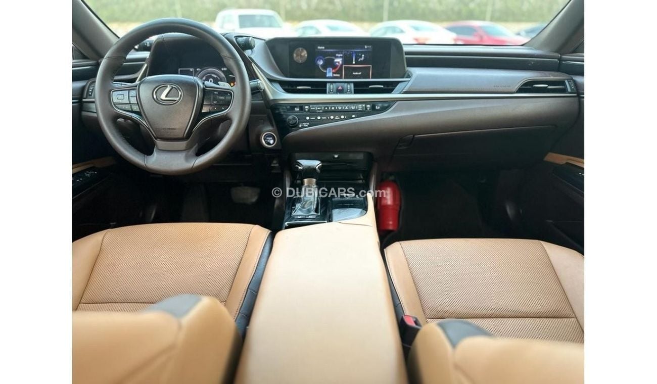 Used Lexus Es 300 Hybrid Lexus Es500 H 2019 Model Gcc Very Good 