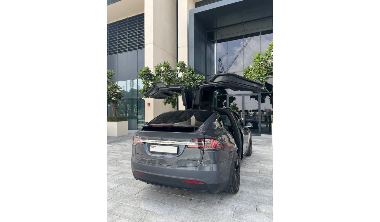 تسلا موديل اكس tesla model x