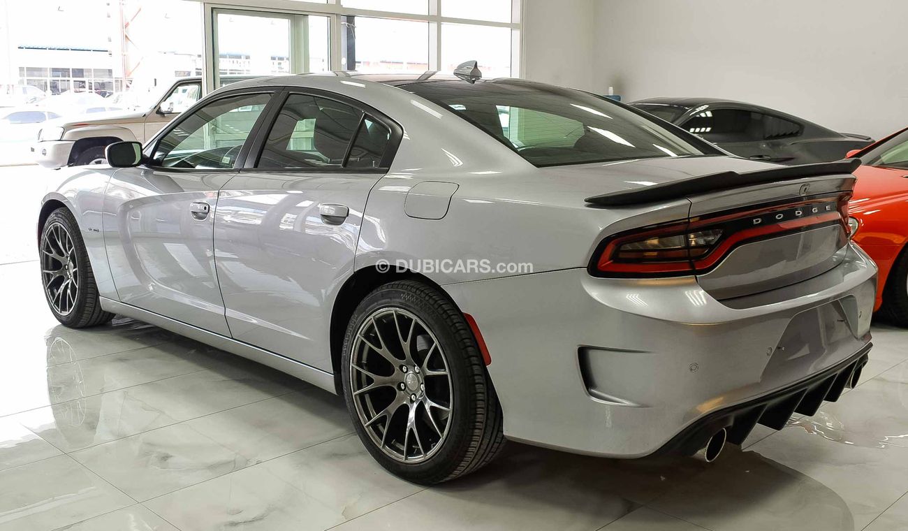 Used Dodge Charger HEMI 2018 for sale in Dubai - 274630