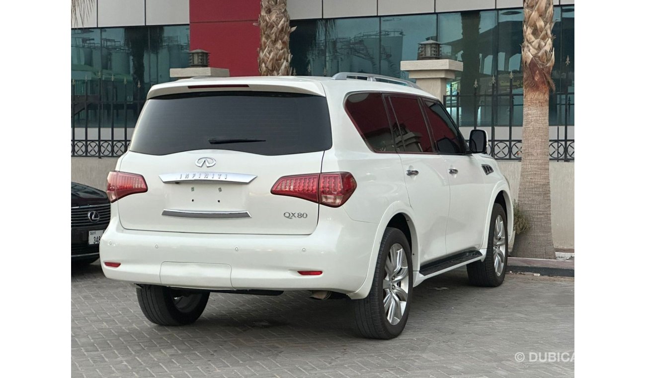 إنفينيتي QX80 لاكجري