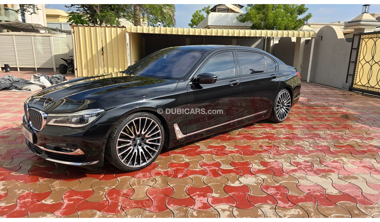 بي أم دبليو 750Li Luxury 4.4L (443 HP)