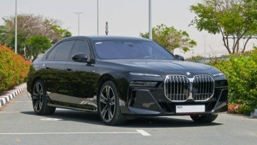 بي أم دبليو 740Li BMW 740i Sedan - Black - 2024 Excellent Condition with 5 Years Dealer Warranty and Service