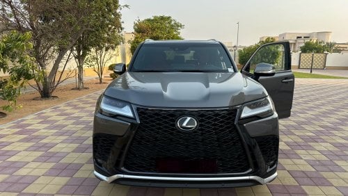 Lexus LX600