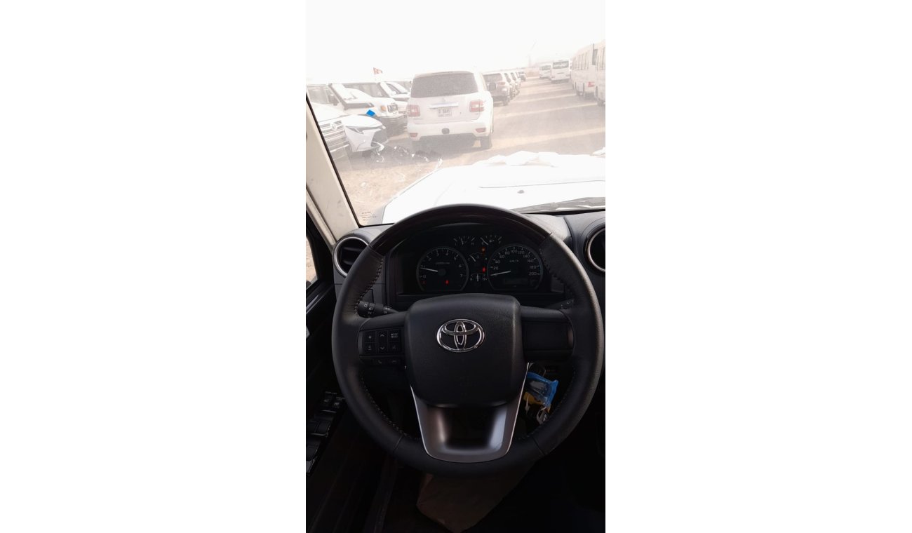 تويوتا لاند كروزر بيك آب LAND CRUISER GRJ 79 4.0 V6 AUTOMATIC FULL OPTION **التصدير فقط خارج الخليج** **EXPORT ONLY