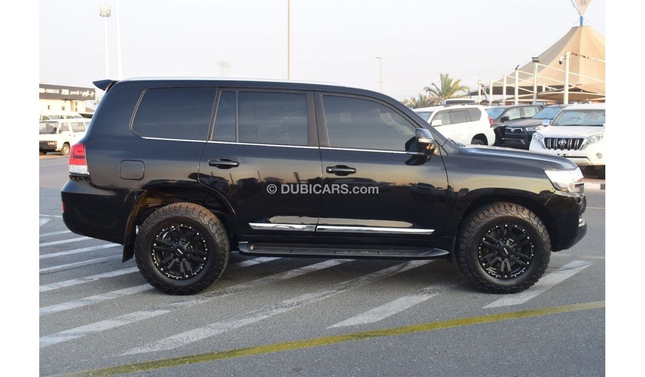 Toyota Land Cruiser 2018 TOYOTA LAND CRUISER SAHARA V8