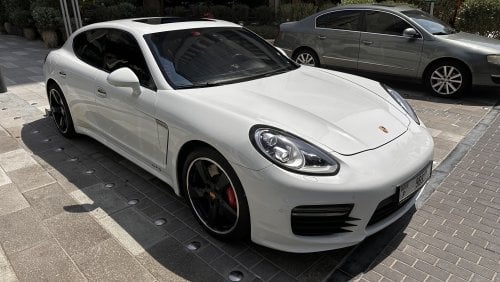 Porsche Panamera GTS