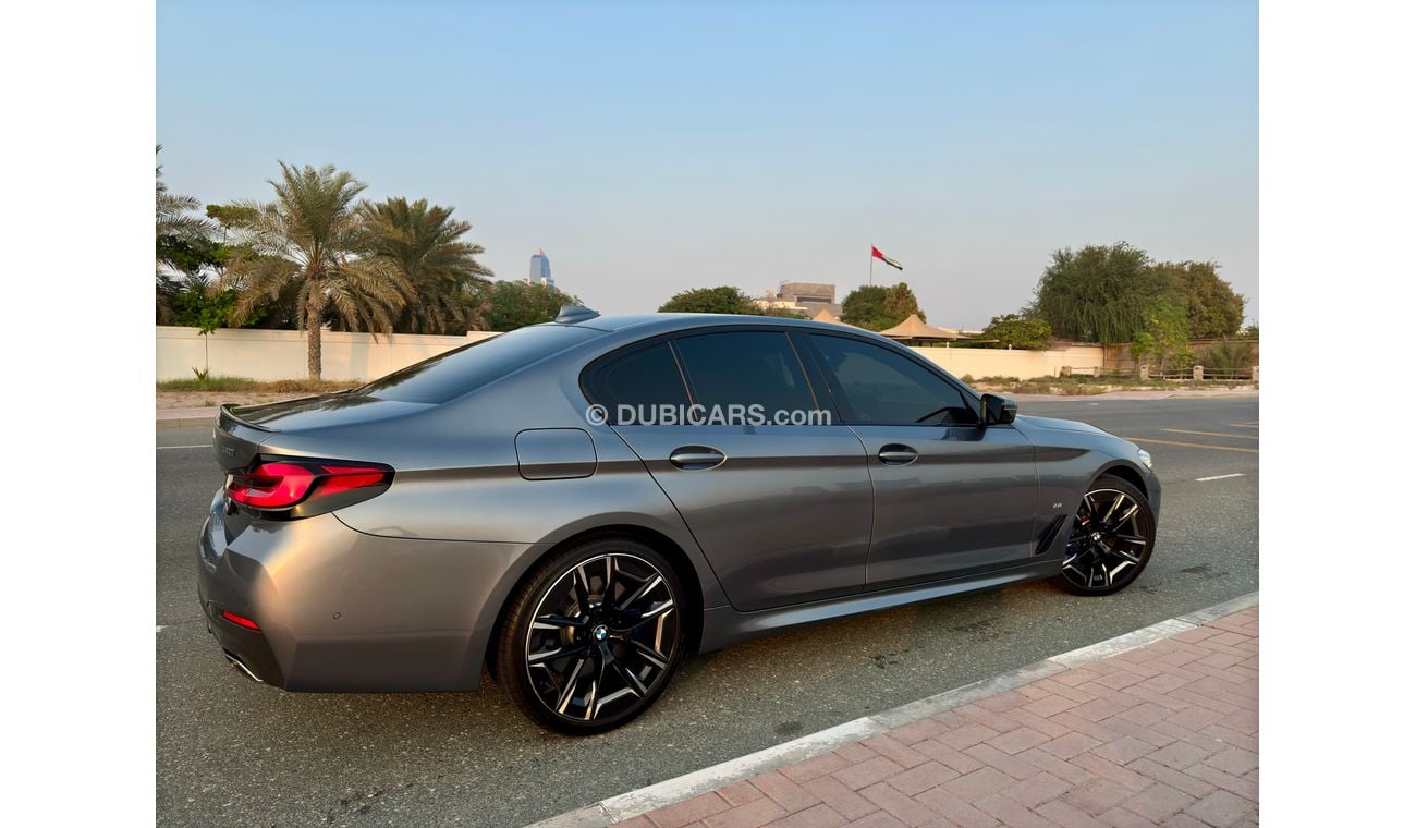 بي أم دبليو 530i BMW 530i/M Sport kit/Gcc spec/Warranty and Service contract