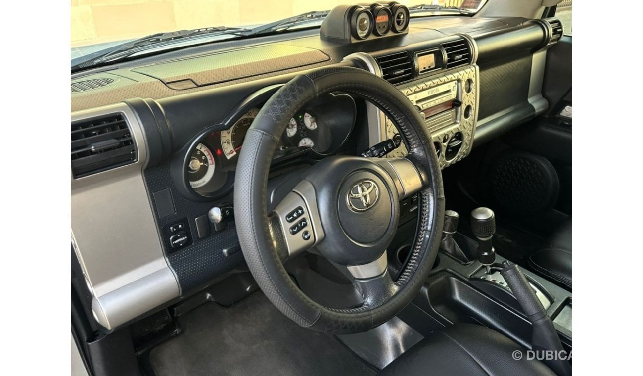 Toyota FJ Cruiser خليجي