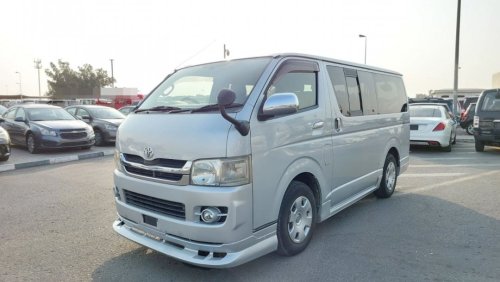 تويوتا هاياس TOYOTA HIACE VAN RIGHT HAND DRIVE(PM12342)