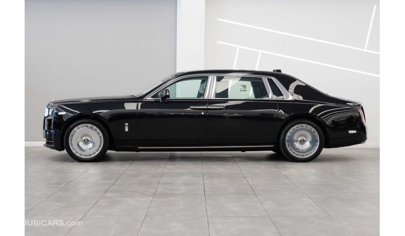 Rolls-Royce Phantom 2024 BRAND NEW ROLLS ROYCE PHANTOM EWB / GCC / REAR ENTERTAINMENT SYSTEM /BESPOKE AUDIO / WARRANTY