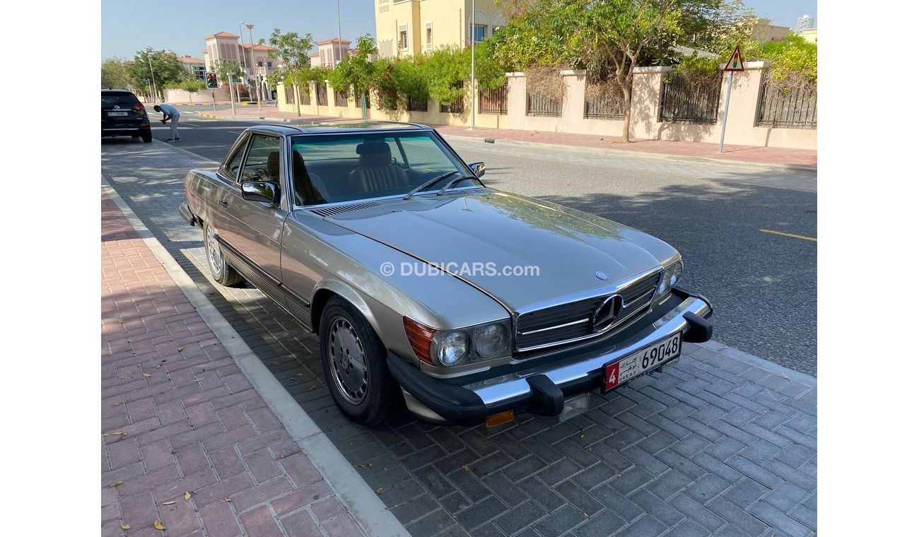 Mercedes-Benz 560 SL R107 in excellent condition